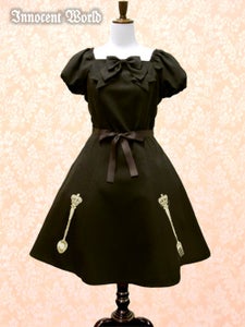 Innocent World バラとユリ紋章のスカラップスカート Rose and Lily Innocent World バラとユリ紋章のスカラップスカート Rose and Lily