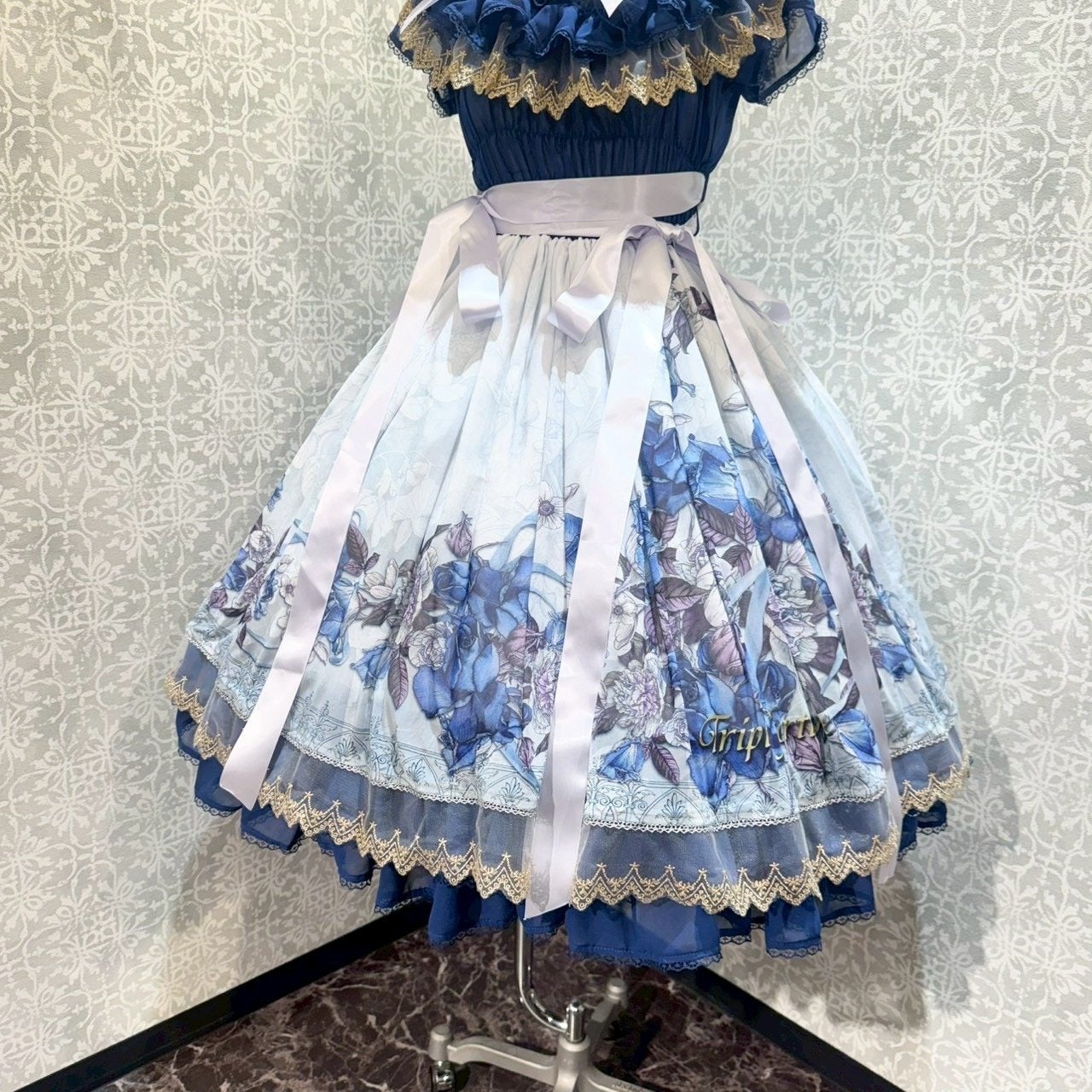 ルノワール、「BOUQUET DE ROSES」、海外版超希少レゾネ 高評価レビュー 高級複製画 「春の花束」 ルノワール Renoir
