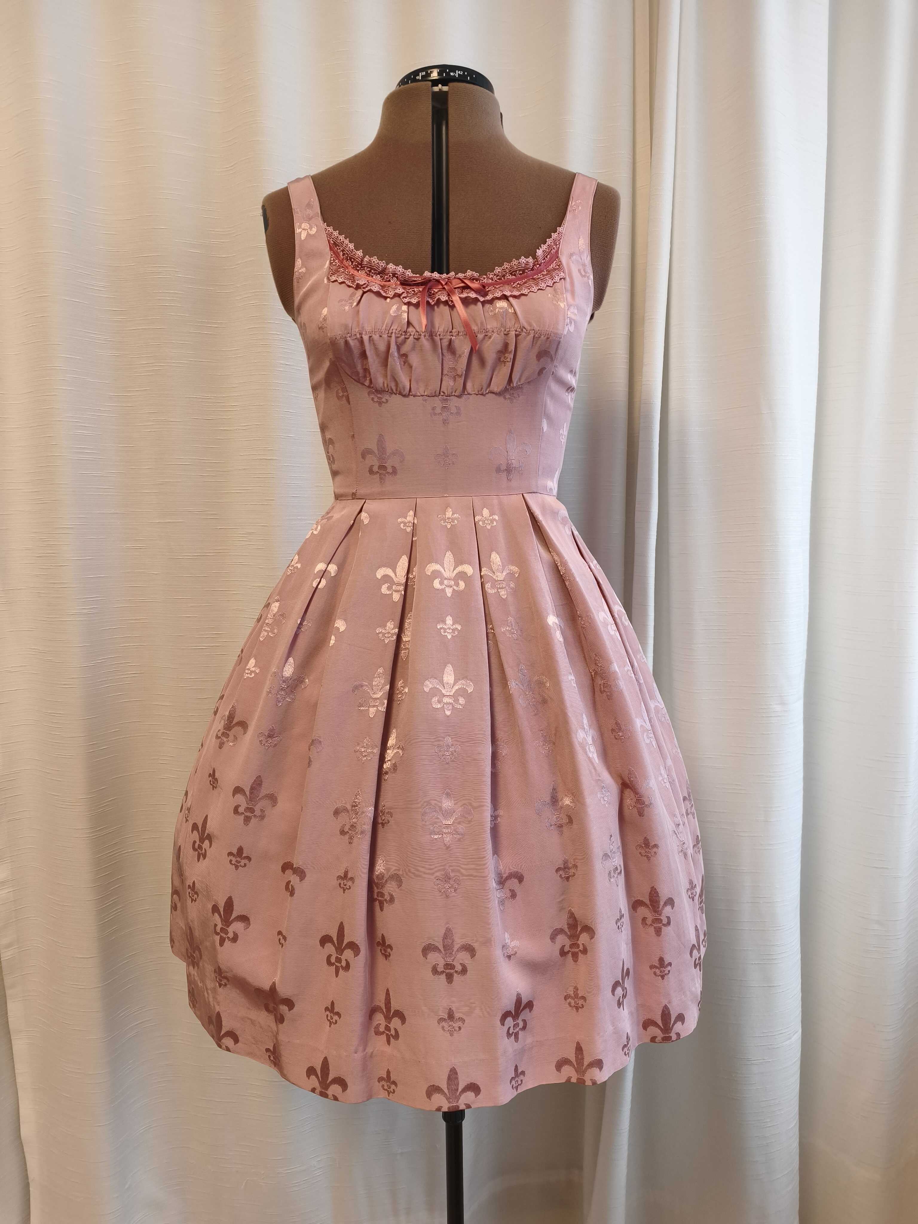 5251573 JSK by Emily Temple Cute